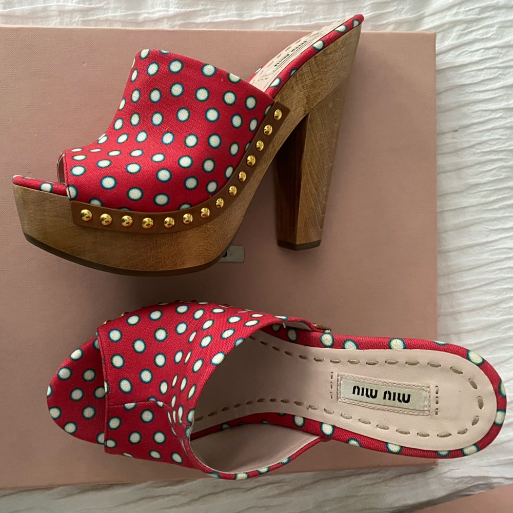 Miu Miu Calzature Donna Mules, size 39, new in box, never worn